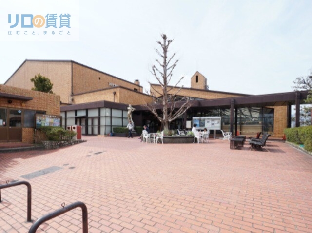 図書館　宝塚市立中央図書館（図書館）まで760m