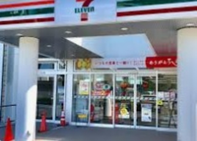 コンビニ　セブンイレブン船橋市場店（コンビニ）まで672m