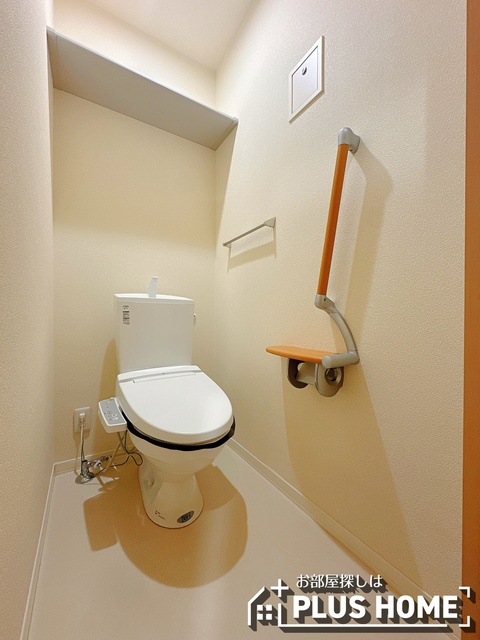 ＪＲ阪和線 六十谷駅 徒歩18分 3階建 築11年のトイレ写真