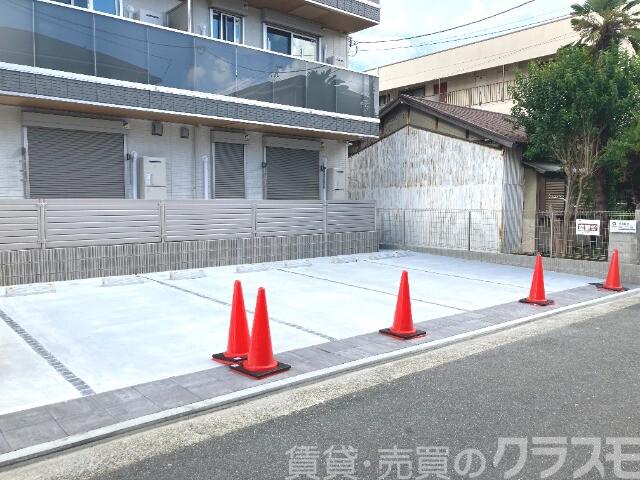 駐車場　敷地内駐車場
