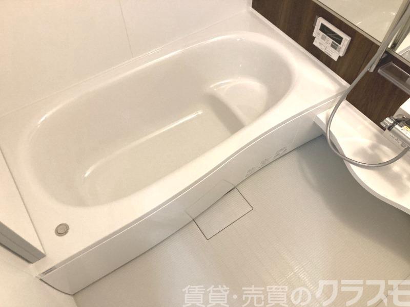 バス・シャワールーム　浴室乾燥機＆追焚機能付き広々バスルーム♪