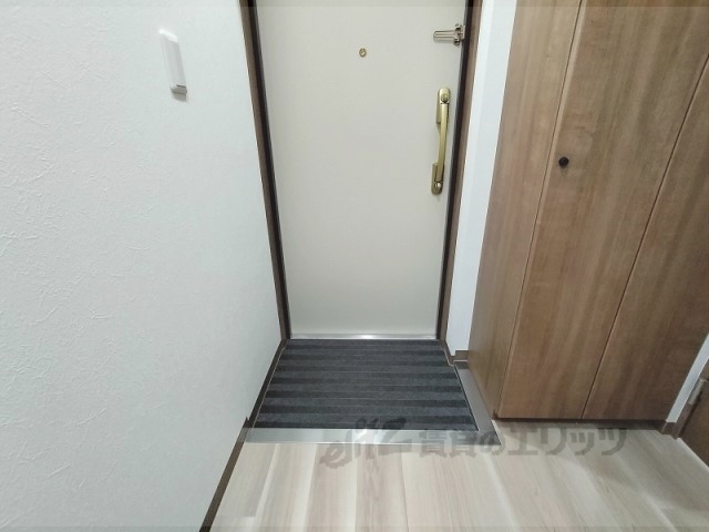 シャルレ7番館の玄関写真