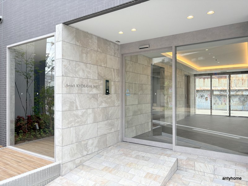 ArtizA京橋WESTの外観写真