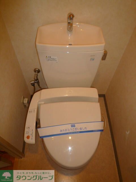 セレブリティーYのトイレ写真