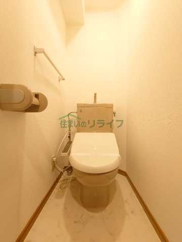 京王線 笹塚駅 徒歩3分 14階建 築28年のトイレ写真
