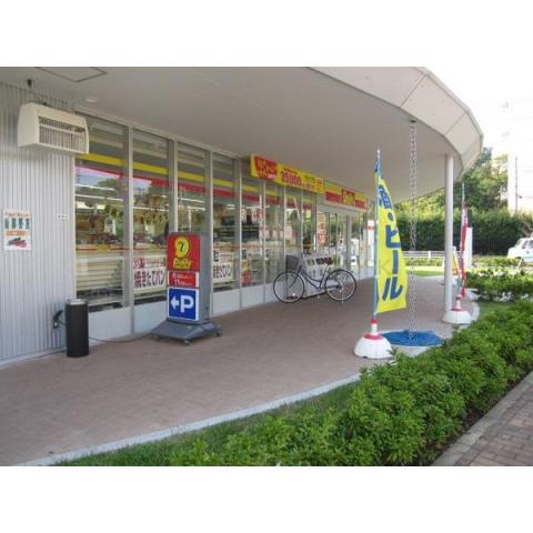 コンビニ　デイリーヤマザキ 麗澤大学店（コンビニ）まで660m