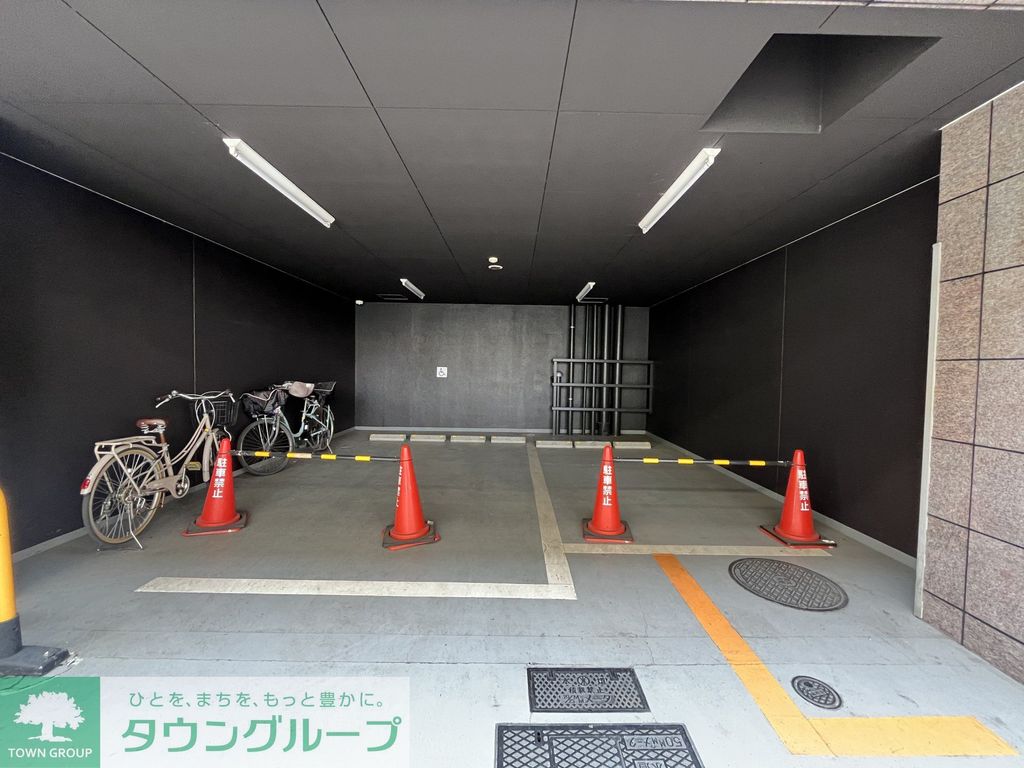 駐車場　駐車場