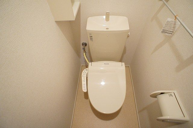 ＪＲ上越線 八木原駅 徒歩9分 2階建 築11年のトイレ写真