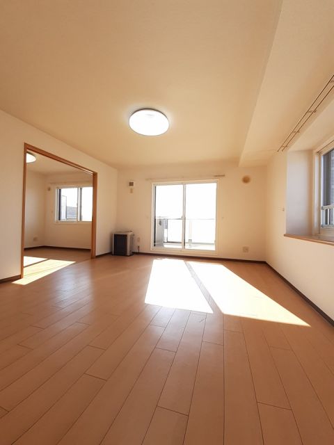 アドラブールの居間写真