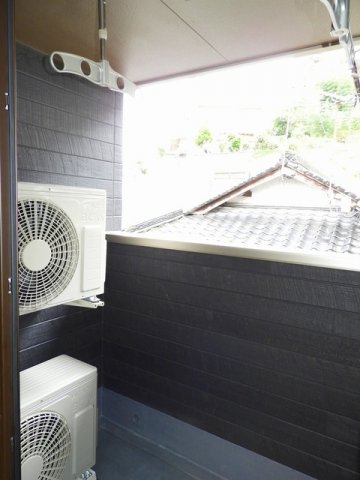 バルコニー　外からの目が気にならないバルコニーで洗濯物が干せます