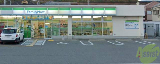 コンビニ　ファミリーマート（コンビニ）まで100m