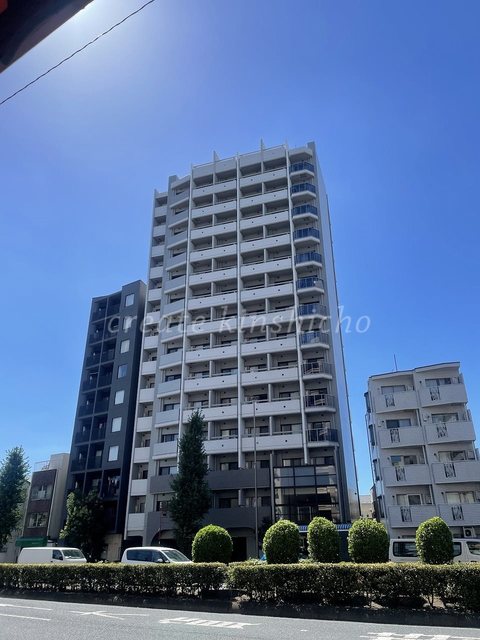 建物外観　１４階建ての賃貸マンション