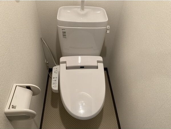 地下鉄東山線 中村日赤駅 徒歩9分 2階建 築17年のトイレ写真
