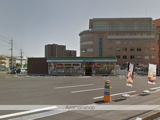コンビニ　ファミリーマート（コンビニ）まで429m