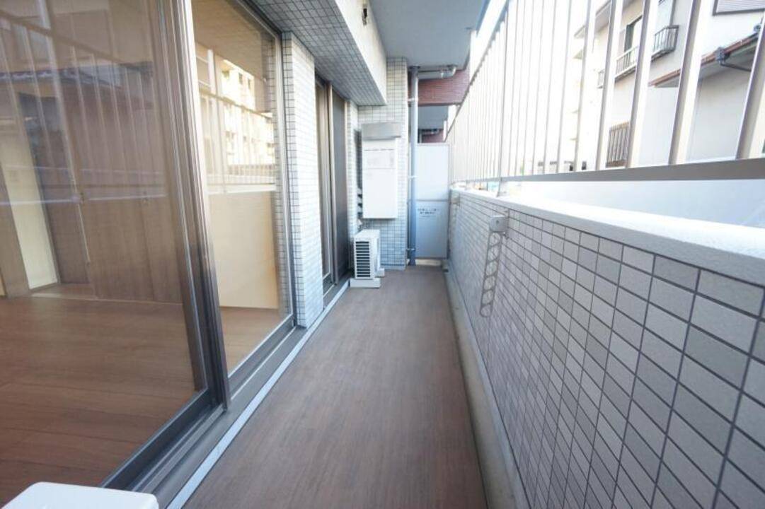 バルコニー　バルコニー