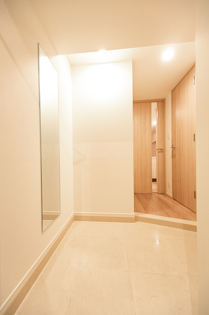 玄関　※写真は同タイプ住戸です。