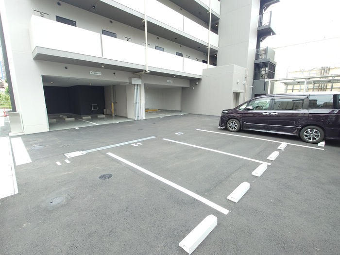 駐車場　駐車場