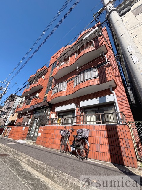 建物外観　スタイリッシュな建物です＾＾