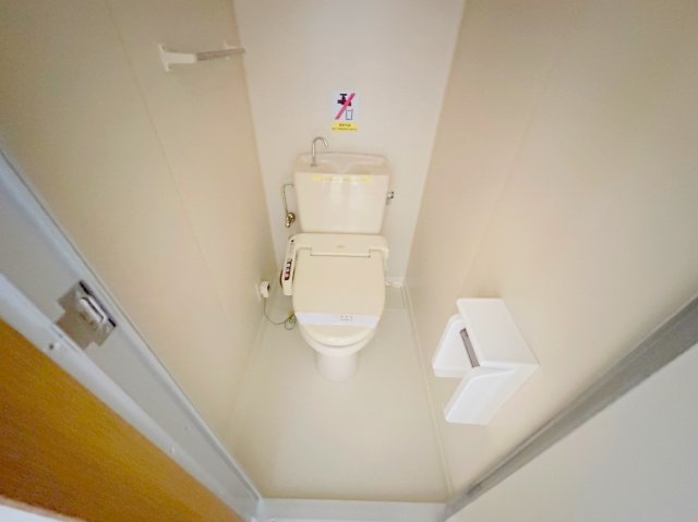トイレ　清潔感のあるトイレは、誰もがリラックスできる空間です。