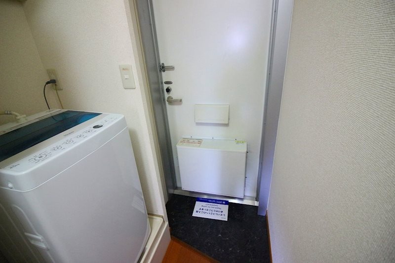 宮若市 2階建 築21年の玄関写真