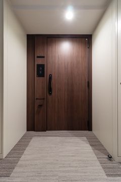 玄関　コノート茗荷谷　文京区大塚3