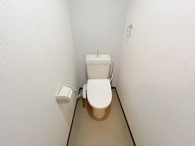 阪急京都線 南方駅 徒歩5分 9階建 築31年のトイレ写真
