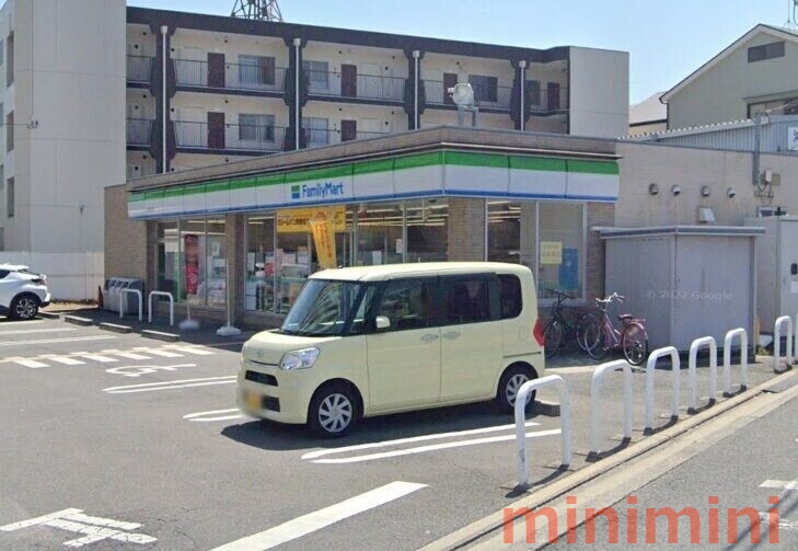 コンビニ　ファミリーマート摂津庄屋店（コンビニ）まで708m