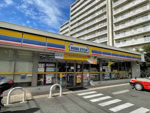 コンビニ　ミニストップ東山2丁目店（コンビニ）まで425m