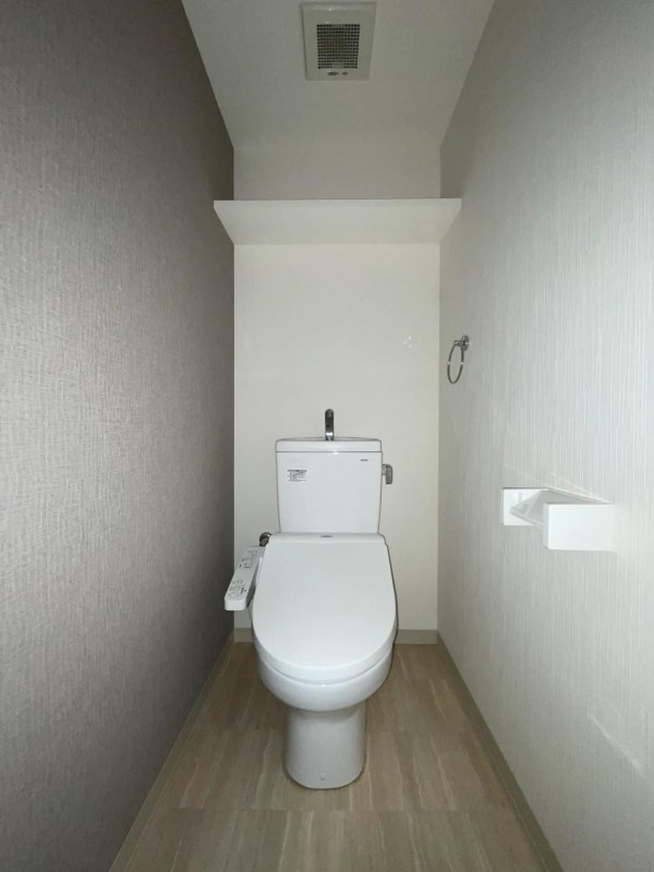 ＪＲ筑豊本線 新飯塚駅 徒歩13分 5階建 築8年のトイレ写真