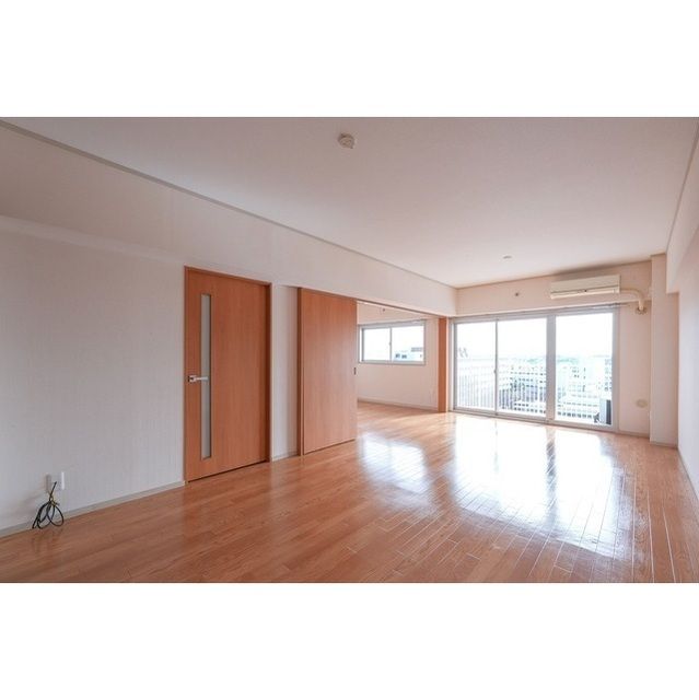 居室・リビング　別部屋参考写真です