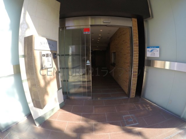 地下鉄御堂筋線 江坂駅 徒歩6分 15階建 築19年の外観写真