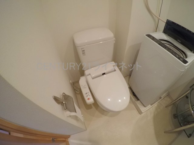 地下鉄御堂筋線 江坂駅 徒歩6分 15階建 築19年のトイレ写真