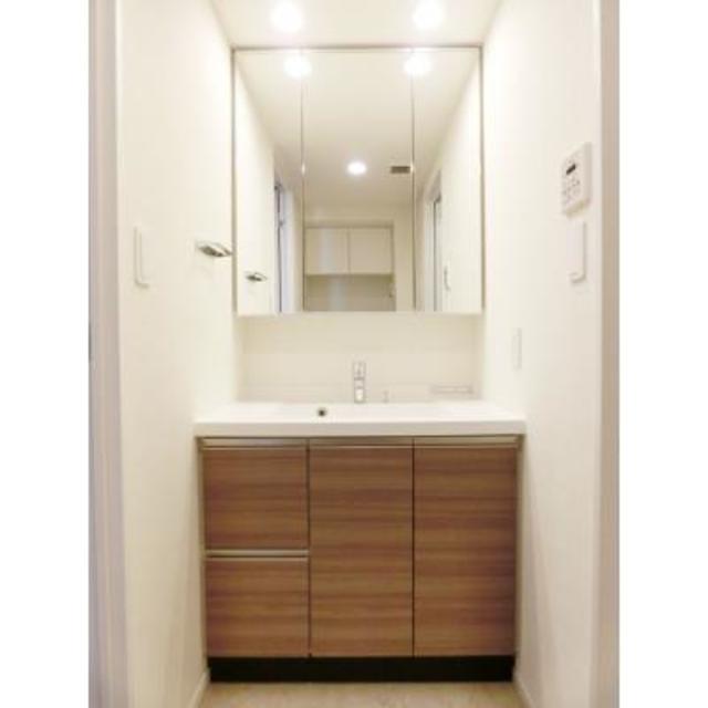 洗面設備　※写真は同タイプ住戸です。