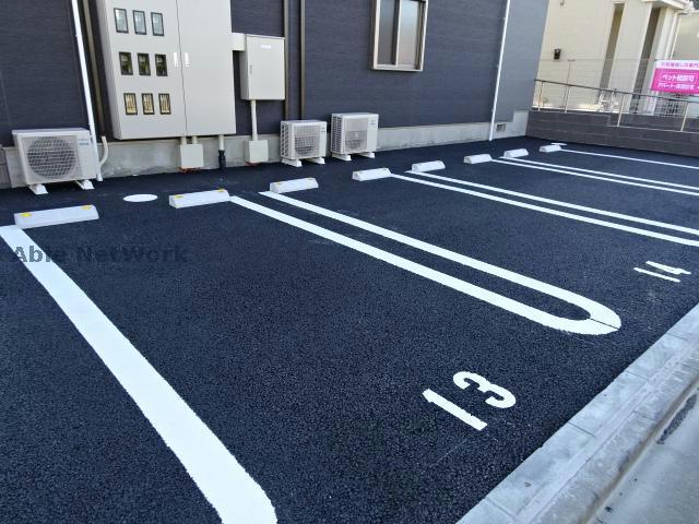 駐車場　駐車場