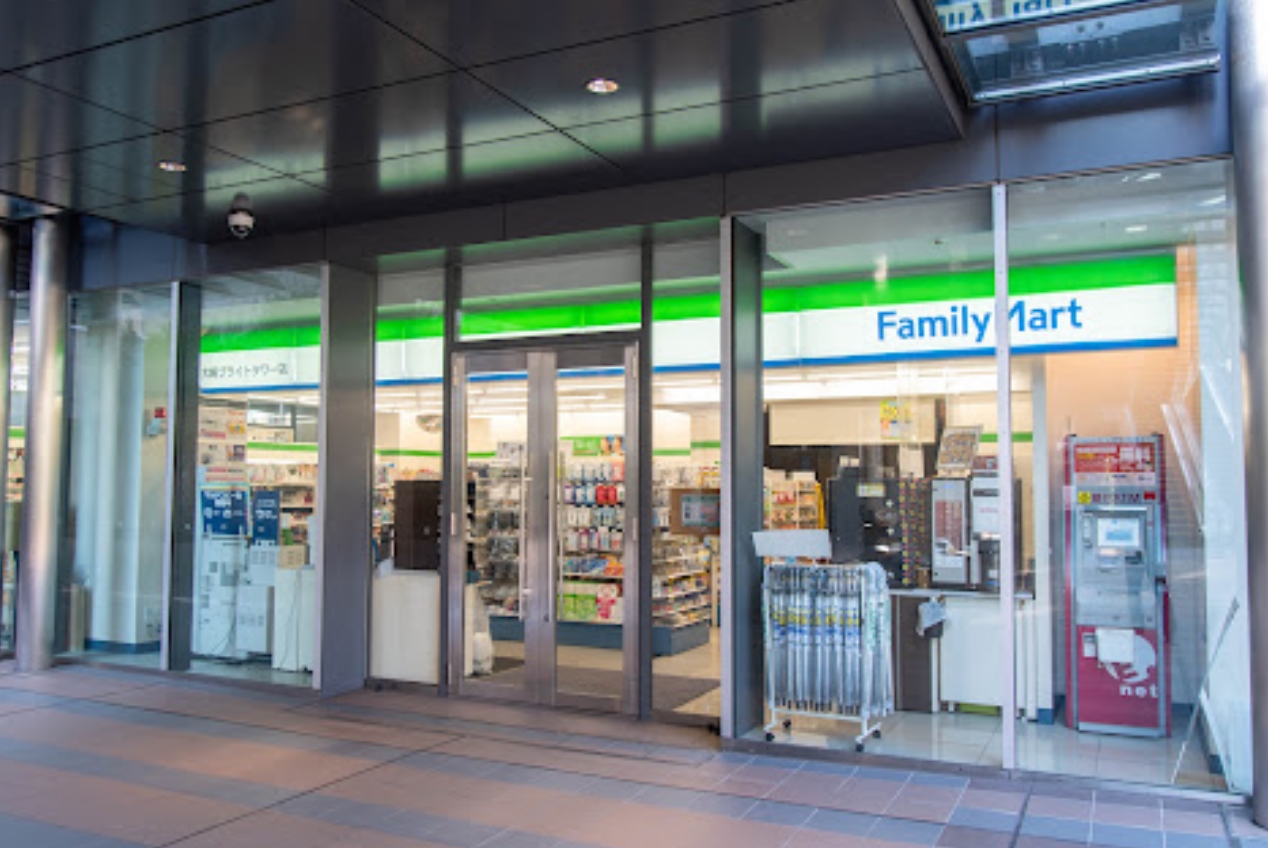 コンビニ　ファミリーマート大崎ブライトタワー店（コンビニ）まで176m