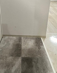 玄関　収納もある玄関です