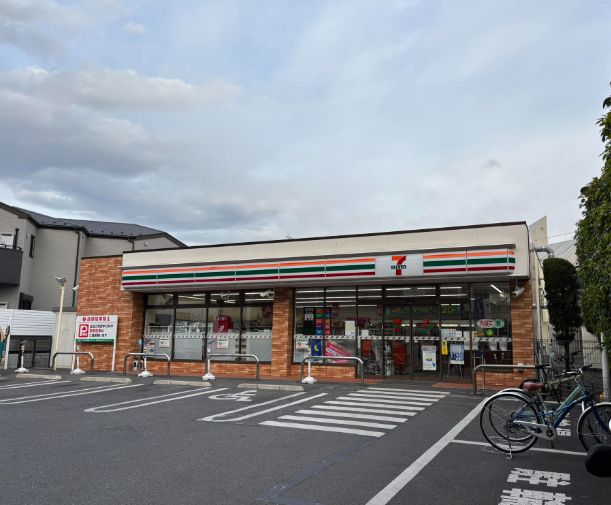 コンビニ　セブンイレブン世田谷経堂すずらん通り店（コンビニ）まで179m