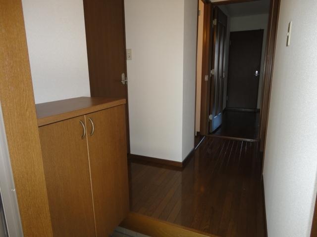 玄関　玄関（左右反転）(イメージ)