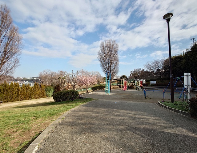 公園　六ツ川中央公園（公園）まで888m