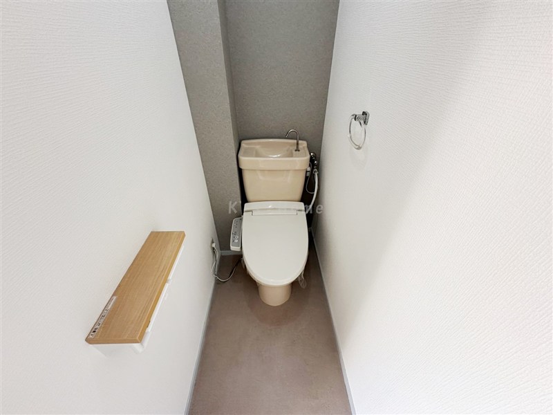 阪神本線 西宮駅 徒歩17分 8階建 築44年のトイレ写真