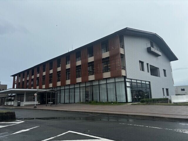 図書館　カメリアステージ図書館（図書館）まで310m