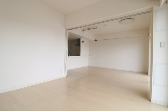 AXASFORT大宮EASTの居間写真