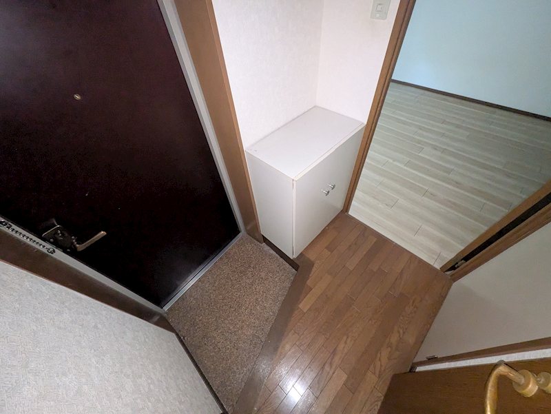 玄関　205号室