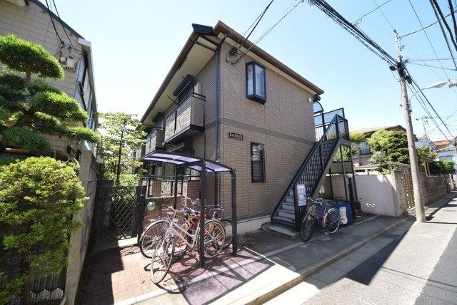 建物外観　ゴミＢＯＸ・駐輪場完備です