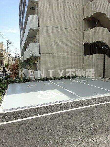 駐車場　車をお持ちの方に嬉しい駐車場付きの物件です