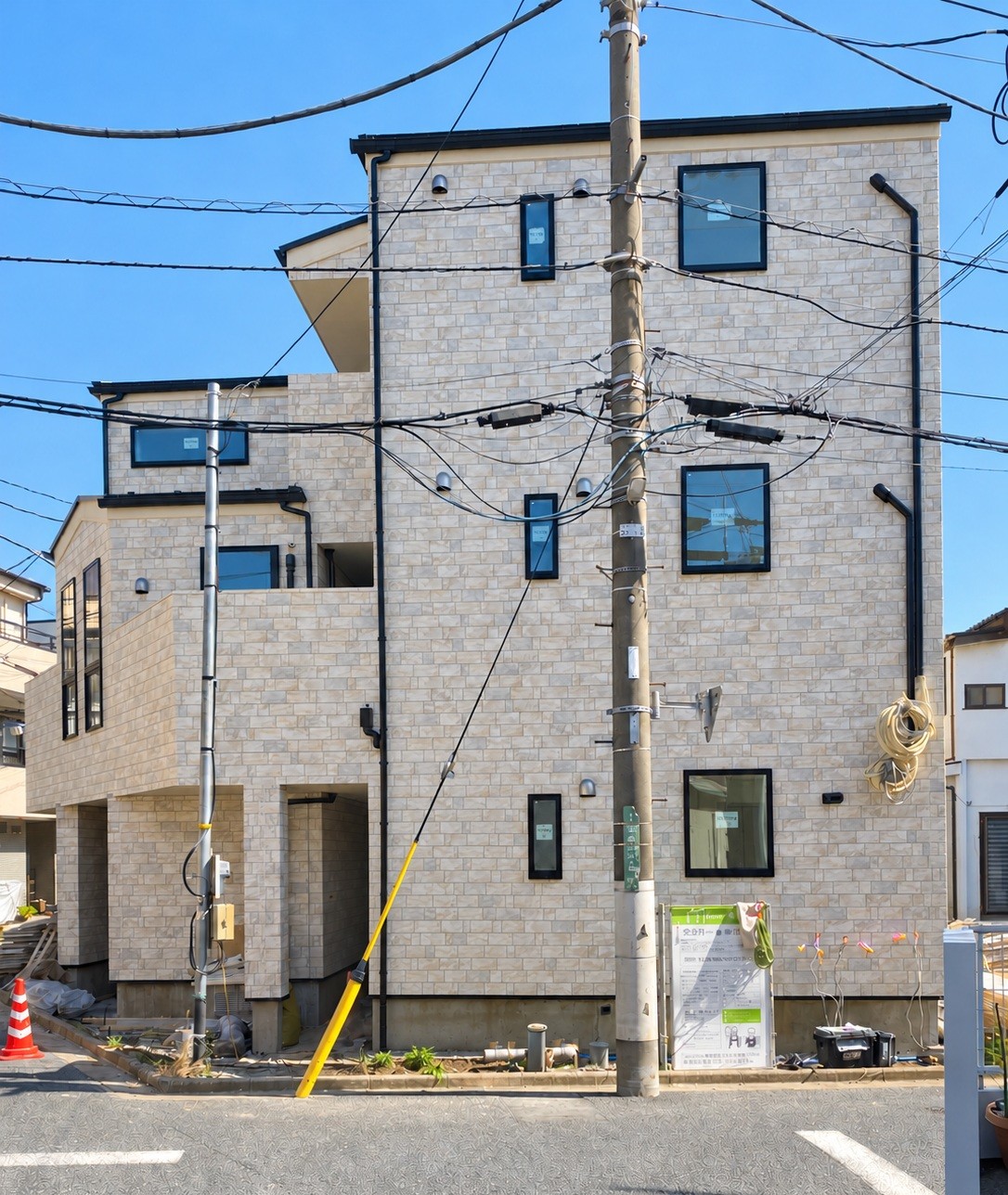建物外観　外観建築中