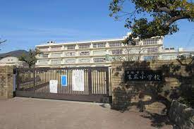 小学校　宝塚市立末広小学校（小学校）まで450m