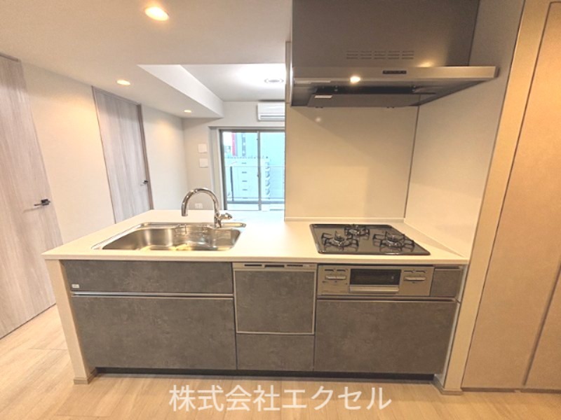 キッチン　グリル付きのシステムキッチン完備♪
