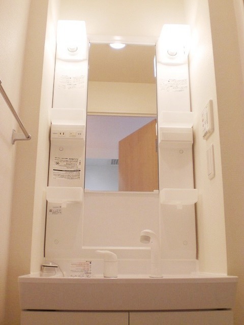 洗面設備　同仕様参考写真