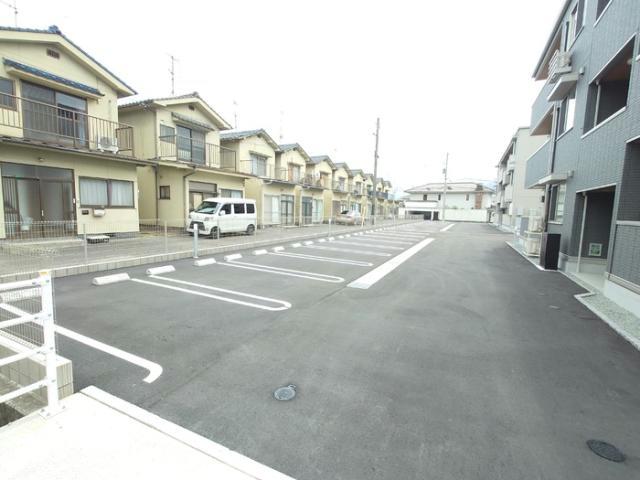駐車場　駐車場